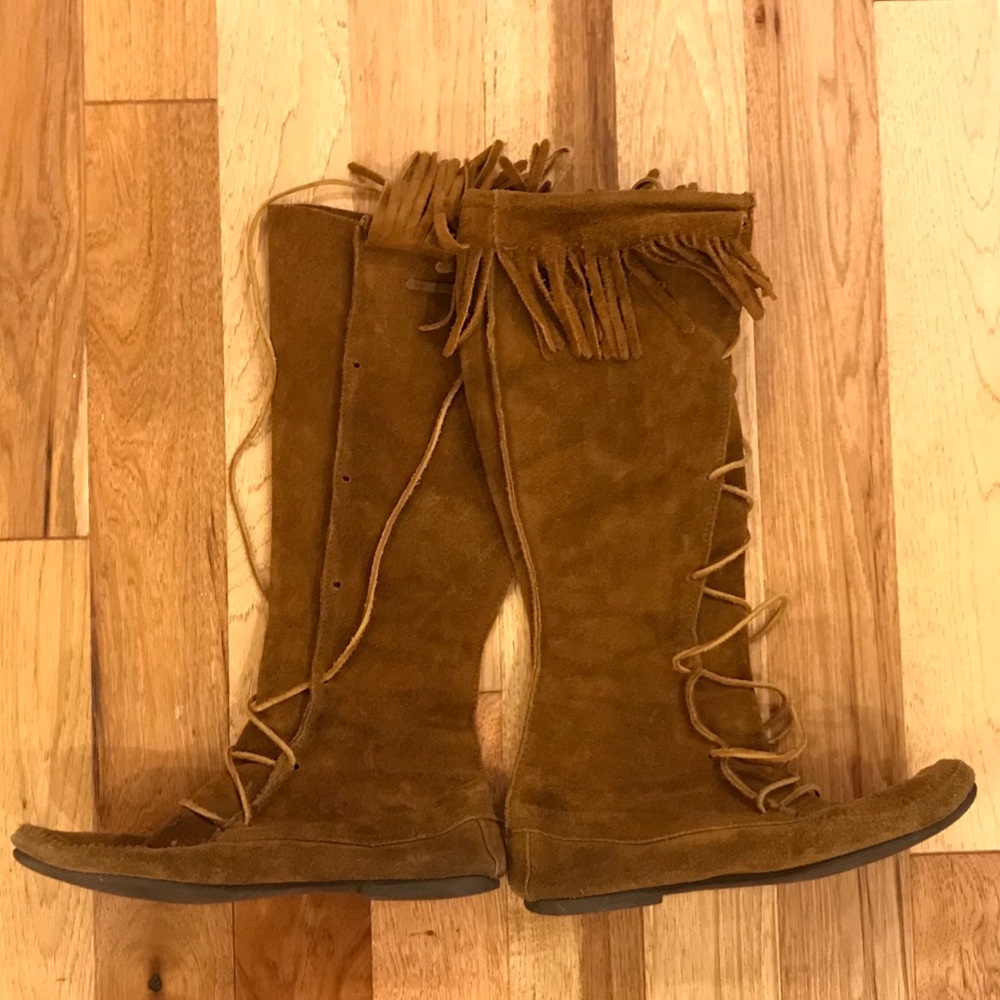 Minnetonka moccasin boots